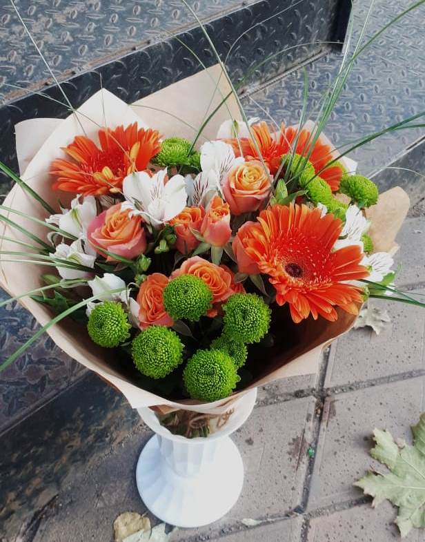 Букет цветов из: Герберы, Хризантемы, Альстромерии и Розы в Приазовской