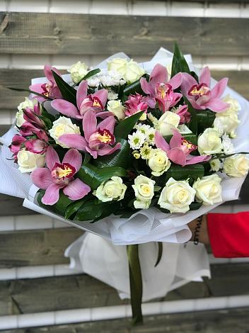 Букет цветов из: Розы и Хризантемы в Приазовской