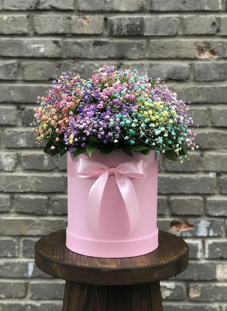 Цветочная композиция из Гипсофила и Розы в шляпной коробке в Приазовской