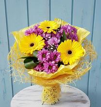 Букет цветов из:  Хризантемы и Герберы #REPLACE_PRED# Приазовской