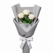Букет 3 белые розы в Приазовской