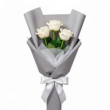 Букет 3 белые розы в Приазовской