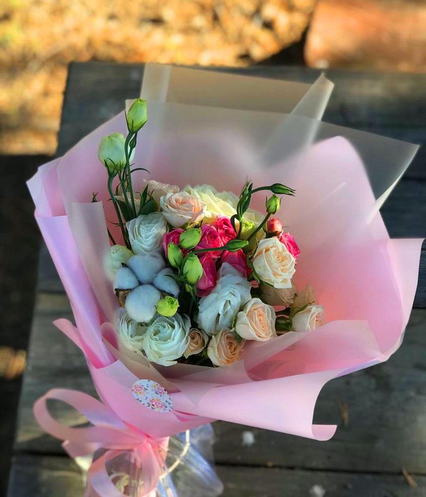 Букет цветов из: Розы и Лизиантусы в Приазовской