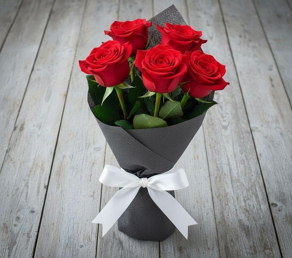 Букет 5 Красных роз Эдлесс Лав в Приазовской