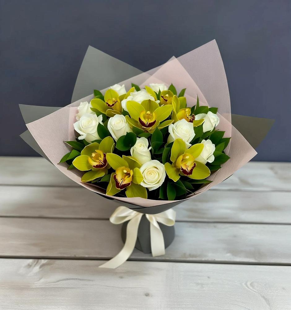 Букет цветов из: Орхидеи и Розы в Приазовской