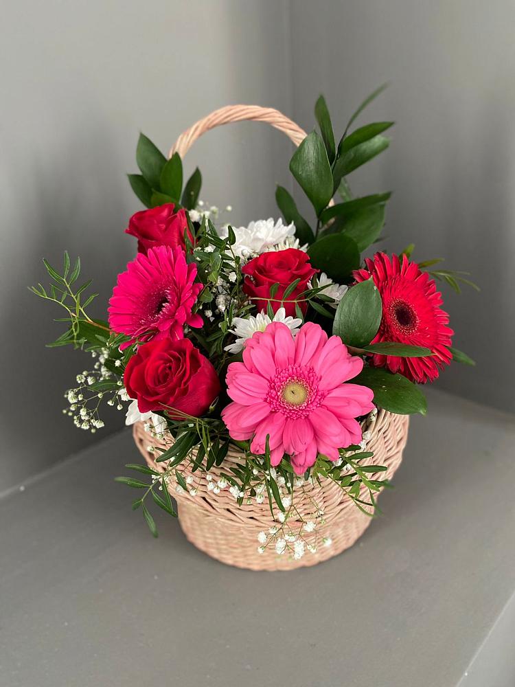 Цветочная композиция из Розы, Хризантемы и Герберы в корзине в Приазовской