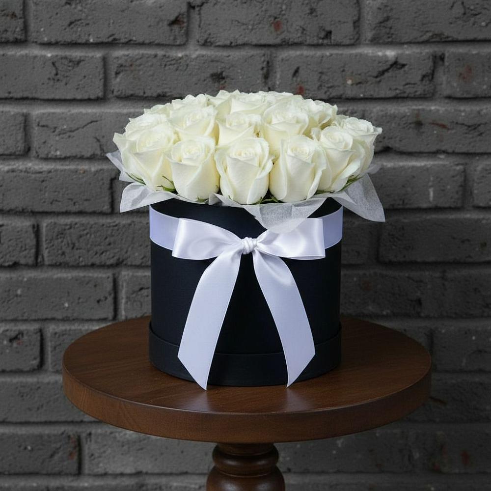 Цветочная композиция из Розы в шляпной коробке в Приазовской