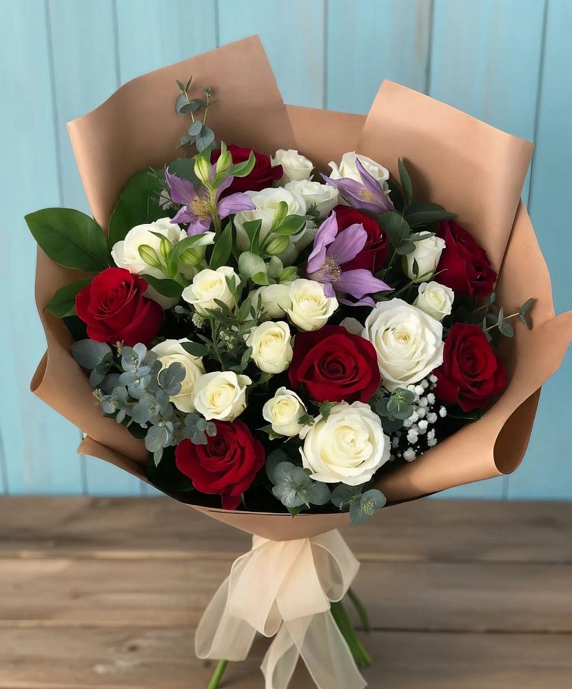 Букет цветов из: Розы и Альстромерии в Приазовской